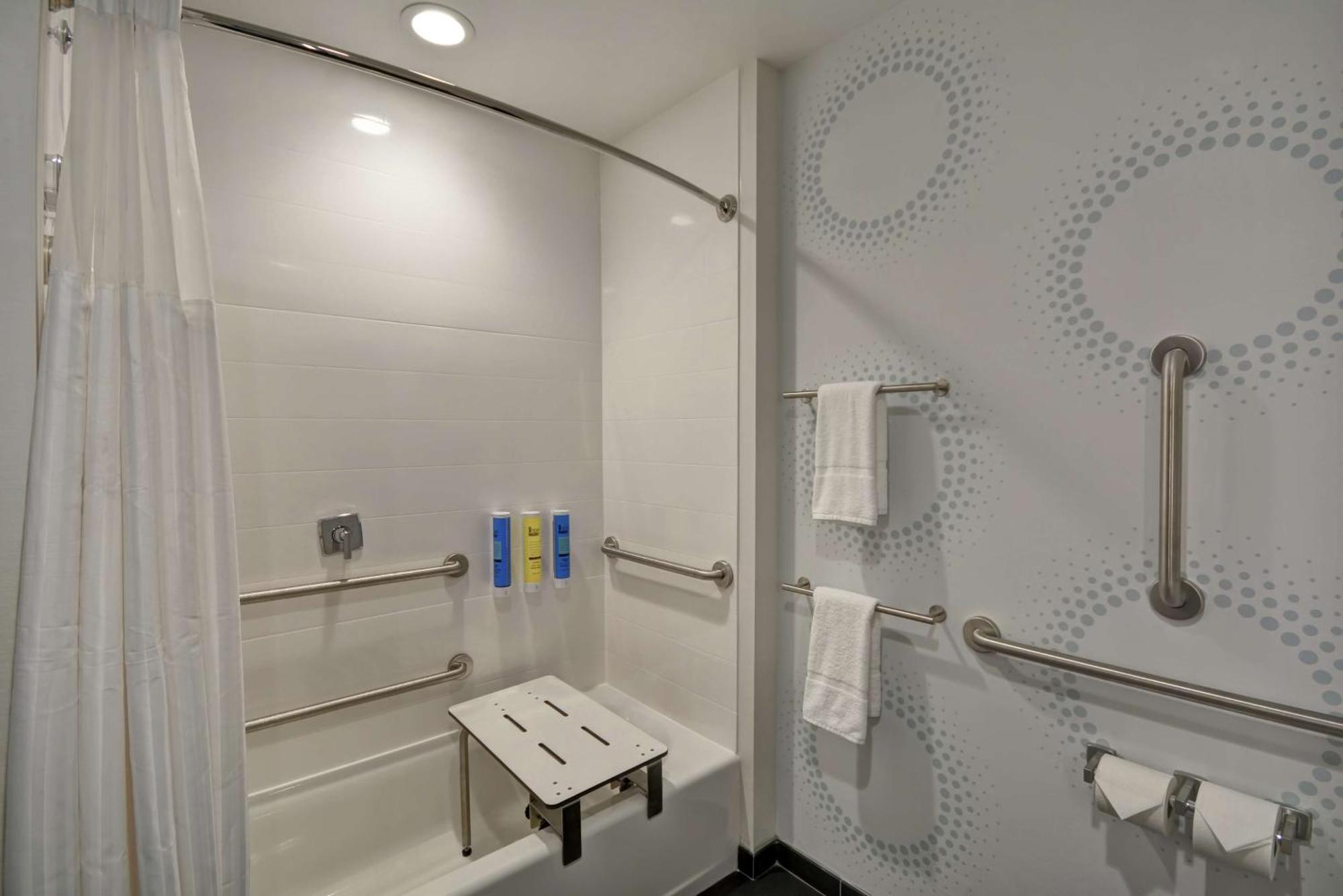 Tru By Hilton Huber Heights Dayton Hotel Екстериор снимка